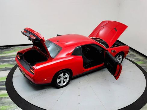 Used 2021 Dodge Challenger SXT RWD image 35