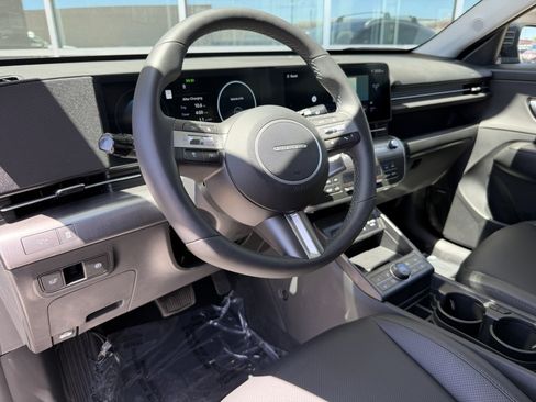 Used 2025 Hyundai Kona Limited FWD image 33