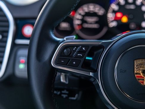 Certified 2023 Porsche Cayenne Platinum Edition w/ Premium Package Plus image 45