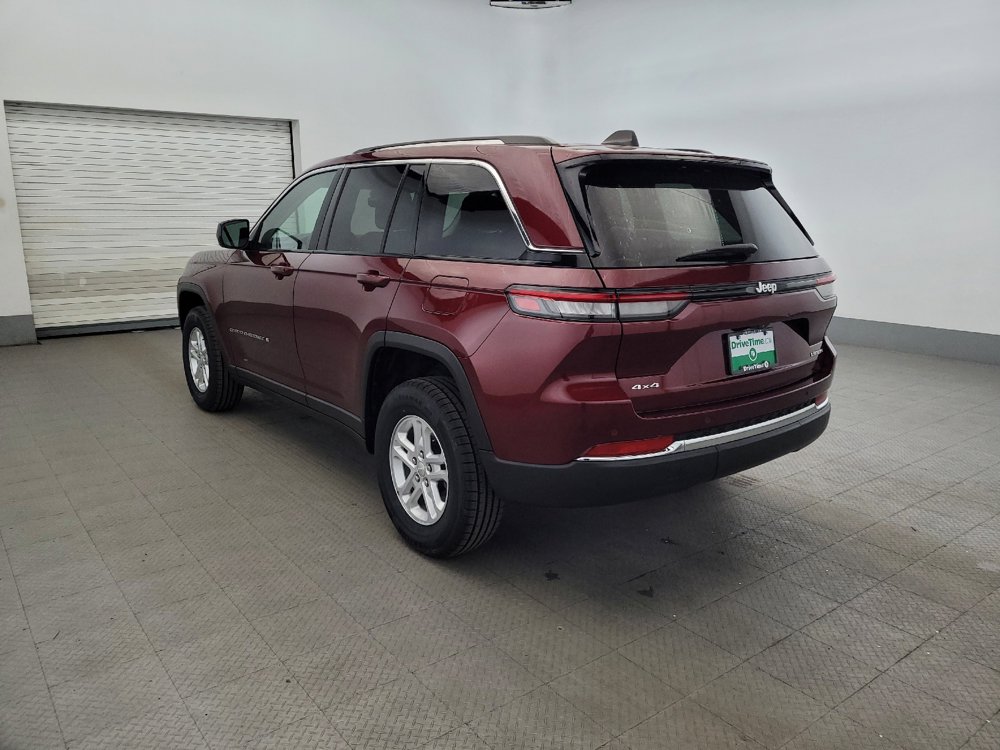 Used 2023 Jeep Grand Cherokee Laredo w/ Luxury Tech Group I AWD/4WD image 5