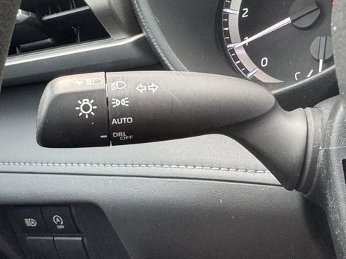 Used 2023 Toyota Highlander L image 14