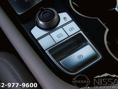 Used 2025 Genesis G70 2.5T AWD/4WD image 21