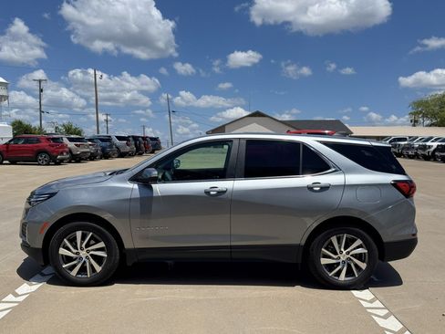 Used 2024 Chevrolet Equinox LT FWD image 4