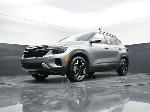 Used 2025 Kia Seltos S image 49