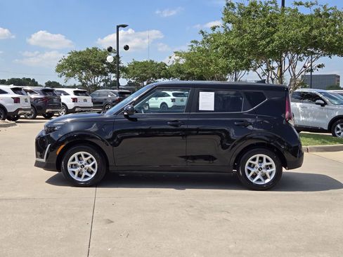 Certified 2025 Kia Soul LX FWD image 12