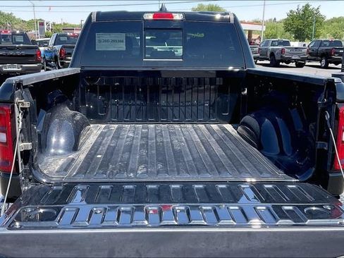 Used 2025 RAM 1500 Big Horn AWD/4WD image 30