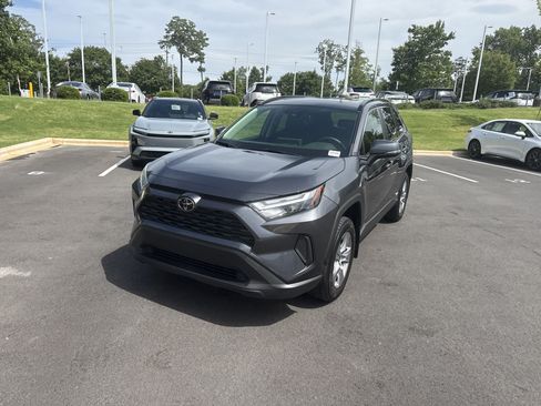Used 2025 Toyota RAV4 XLE w/ Convenience Package AWD/4WD image 5