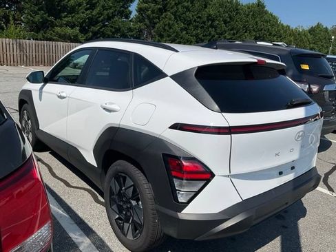 Used 2025 Hyundai Kona SEL FWD image 4