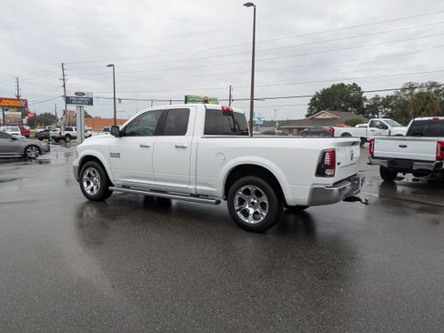 Used 2017 RAM 1500 Laramie w/ Convenience Group image 5