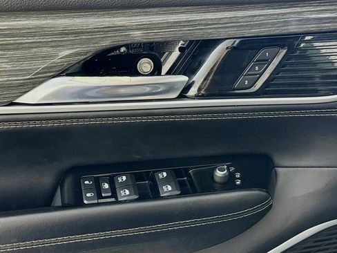 Used 2022 Jeep Wagoneer Series II image 21