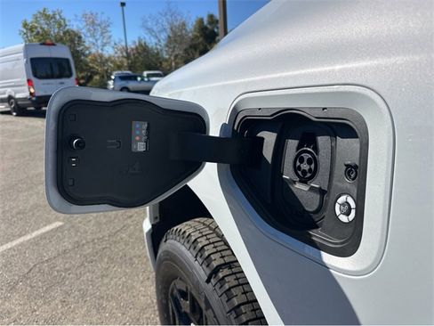 New 2025 Ford F150 Lightning XLT image 18