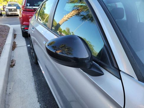 Used 2023 Honda Civic Sport image 10