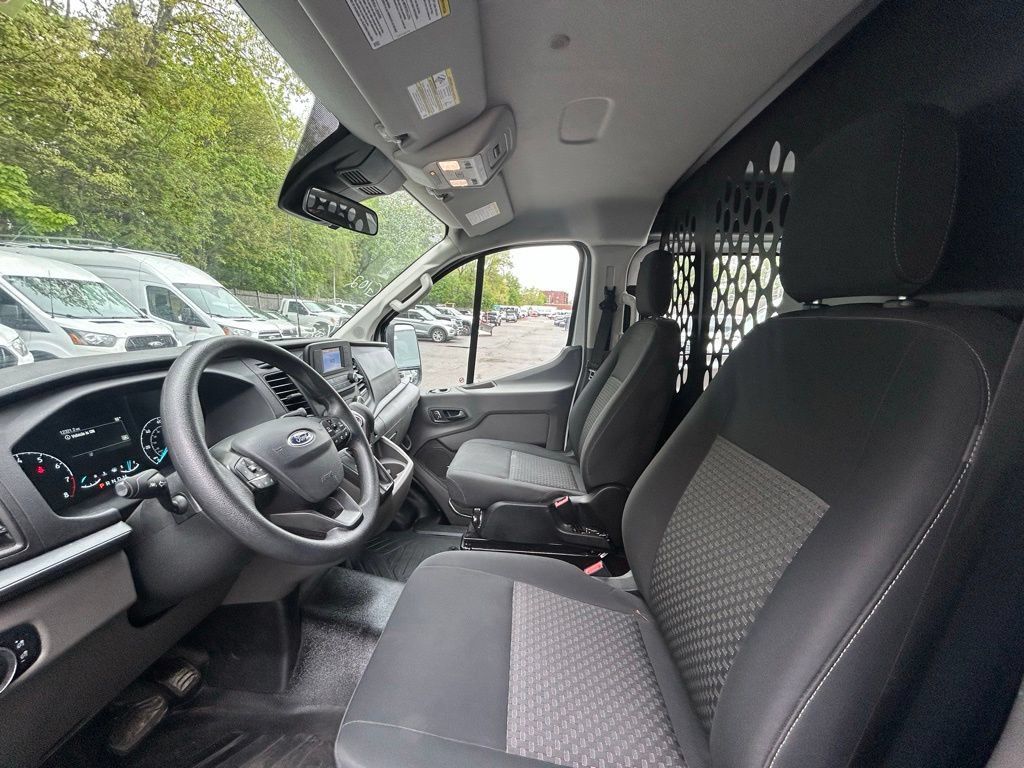 Certified 2025 Ford Transit 250 Low Roof w/ Exterior Upgrade Package RWD image 17