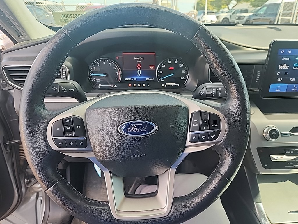 Used 2023 Ford Explorer XLT w/ Equipment Group 202A AWD/4WD image 21