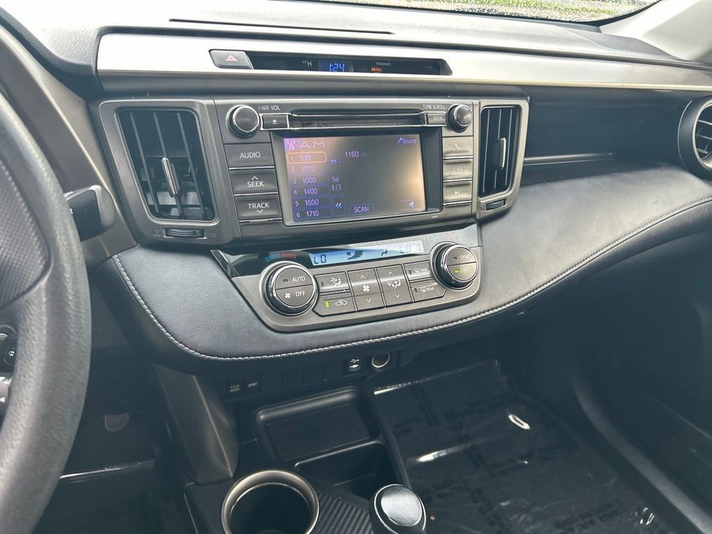 Used 2013 Toyota RAV4 XLE AWD/4WD image 28