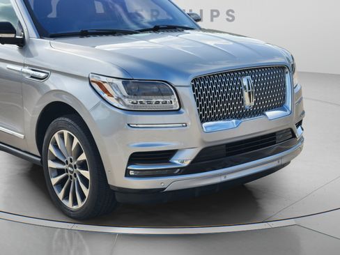 Used 2020 Lincoln Navigator L Reserve w/ Luxury Package RWD image 5