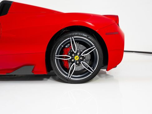 Used 2015 Ferrari 458 Speciale A image 17