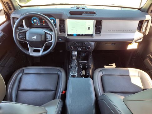 Used 2025 Ford Bronco Outer Banks AWD/4WD image 12