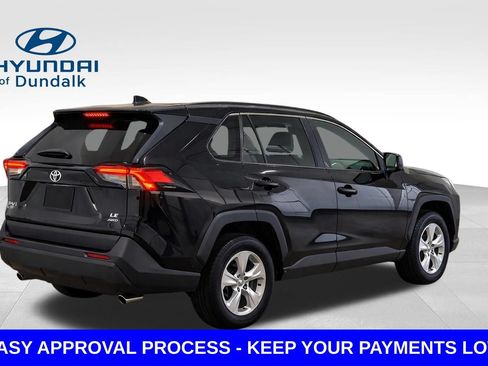 Used 2023 Toyota RAV4 LE AWD/4WD image 2