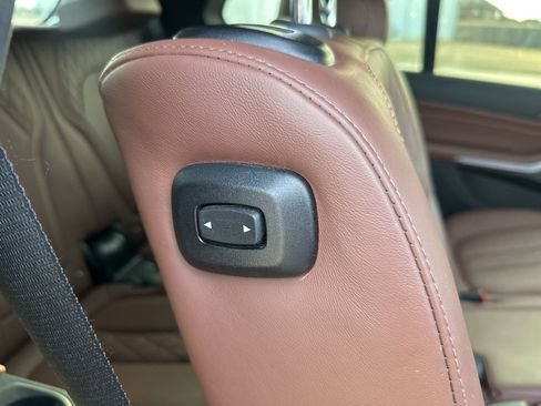 Used 2023 BMW X7 xDrive40i w/ M Sport Package image 47