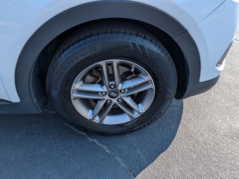Used 2017 Hyundai Santa Fe Sport FWD image 29