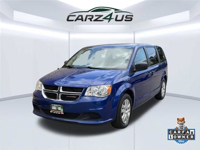 Used 2019 Dodge Grand Caravan SE w/ UConnect Hands-Free Group