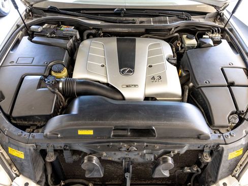 Used 2004 Lexus LS 430 image 31