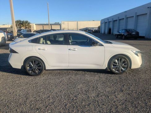 New 2026 Nissan Sentra SL w/ Floor Mat Package FWD image 3