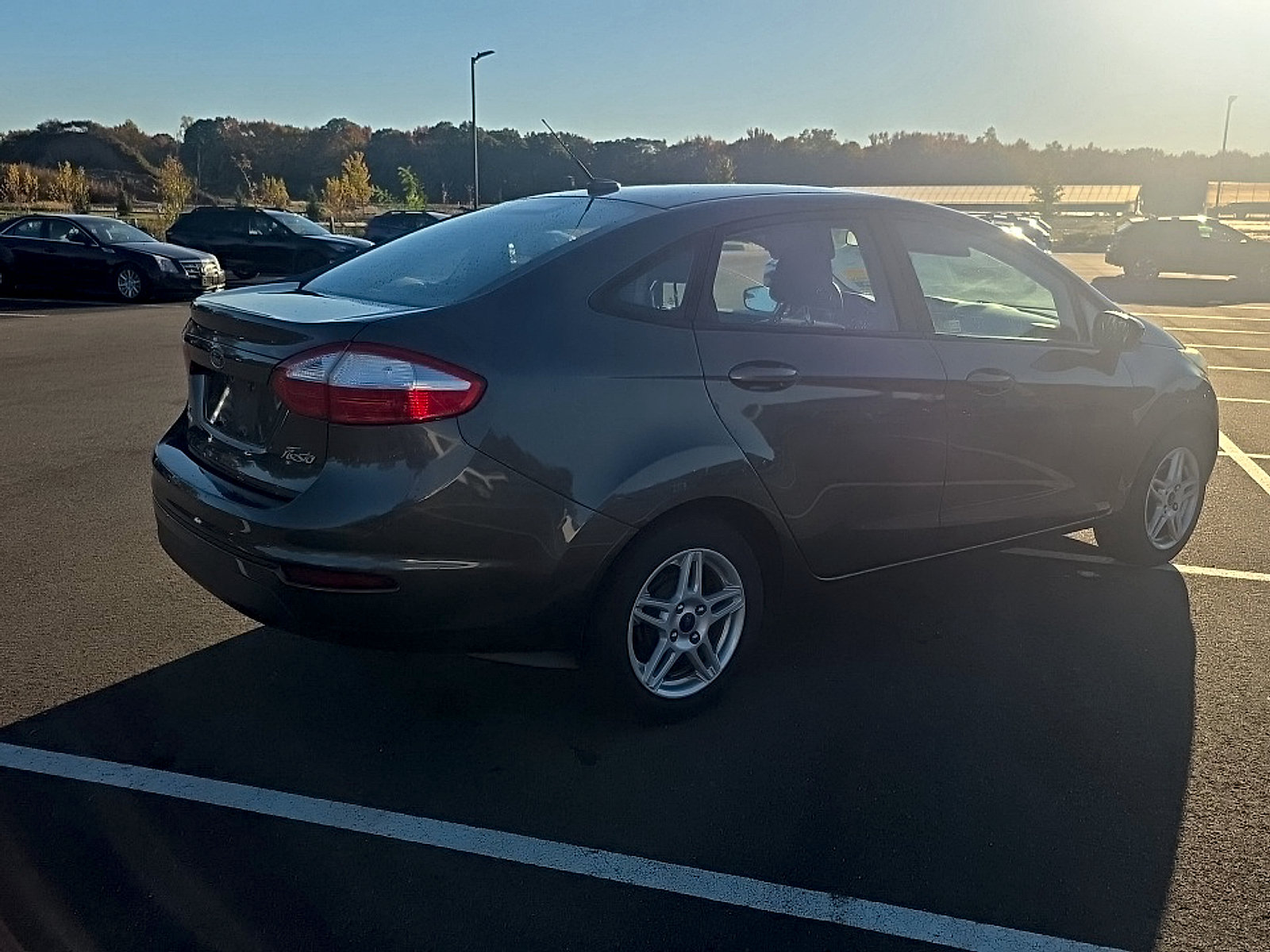 Used 2017 Ford Fiesta SE FWD image 4
