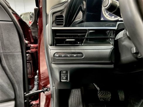 Used 2025 INFINITI QX80 Sensory image 14