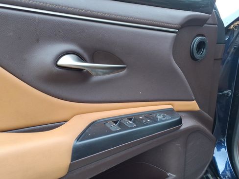 Certified 2021 Lexus ES 350 w/ Accessory Package 2 image 16