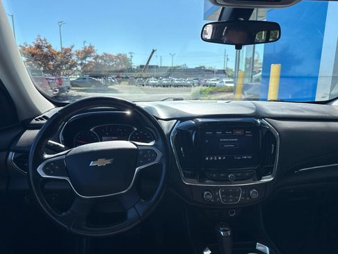 Used 2020 Chevrolet Traverse LT AWD/4WD image 2