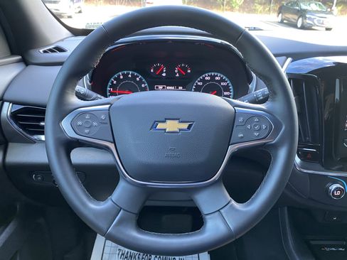 Used 2023 Chevrolet Traverse LT FWD image 18