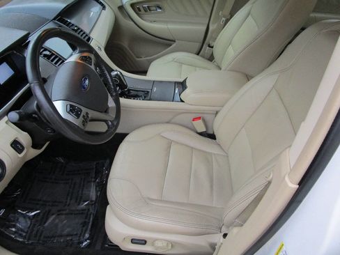 Used 2016 Ford Taurus SEL w/ Equipment Group 201A image 8