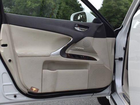 Used 2013 Lexus IS 250 AWD w/ Luxury Plus Pkg Value Edition image 8