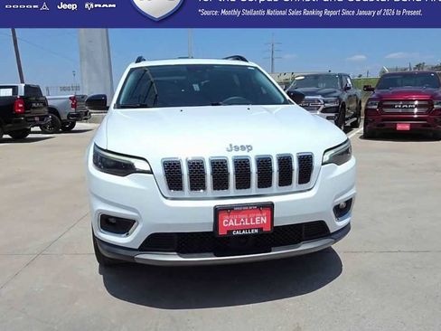 Used 2022 Jeep Cherokee Limited AWD/4WD image 3