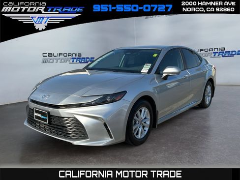 Used 2025 Toyota Camry LE w/ Convenience Package FWD image 1