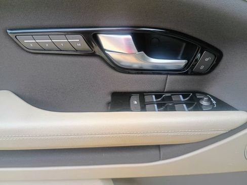 Used 2017 Land Rover Range Rover Evoque SE AWD/4WD image 28