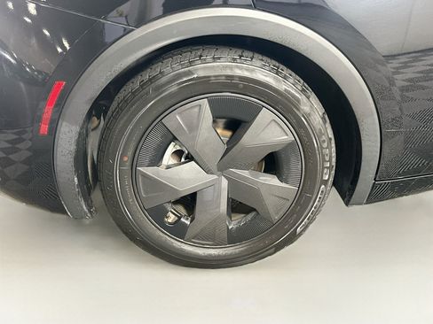Used 2024 Toyota Prius LE FWD image 11