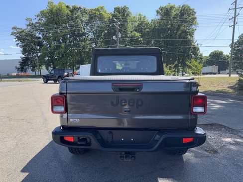 Used 2020 Jeep Gladiator Sport w/ Trailer Tow Package AWD/4WD image 4