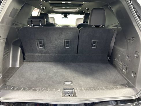 Used 2023 Chevrolet Traverse High Country FWD image 22