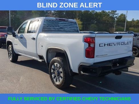 Used 2024 Chevrolet Silverado 2500 Custom w/ Custom Value Package image 9