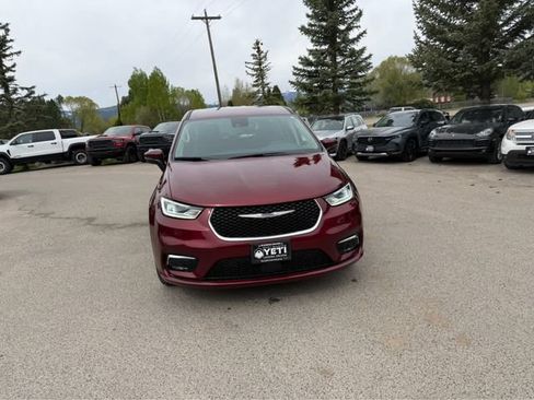 Used 2023 Chrysler Pacifica Touring-L AWD/4WD image 5