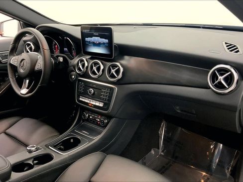 Used 2018 Mercedes-Benz GLA 250 image 10