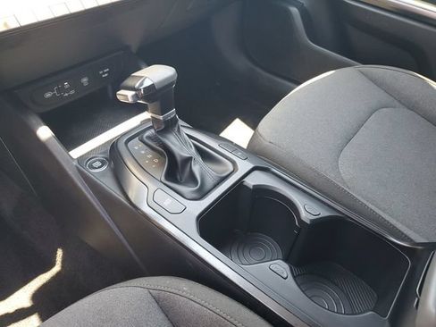 Used 2025 Kia K4 FWD image 25