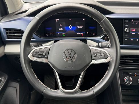 Used 2022 Volkswagen Taos SE FWD image 12