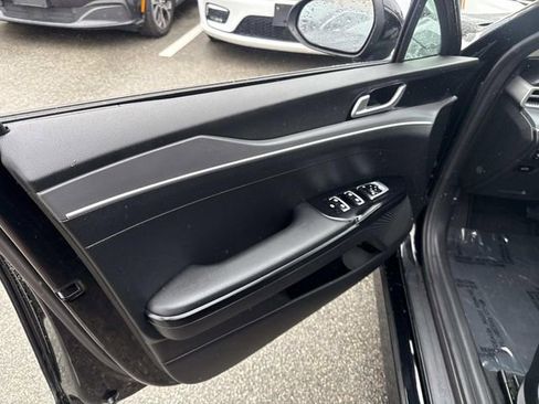 Used 2023 Kia K5 LXS image 17