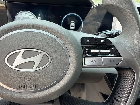 Used 2024 Hyundai Elantra SEL FWD image 35
