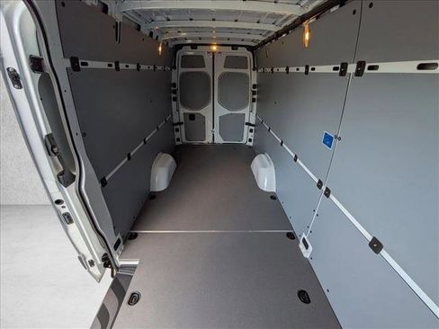 Used 2024 Mercedes-Benz eSprinter 170 Cargo image 20