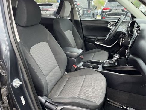 Used 2020 Kia Soul LX FWD image 25